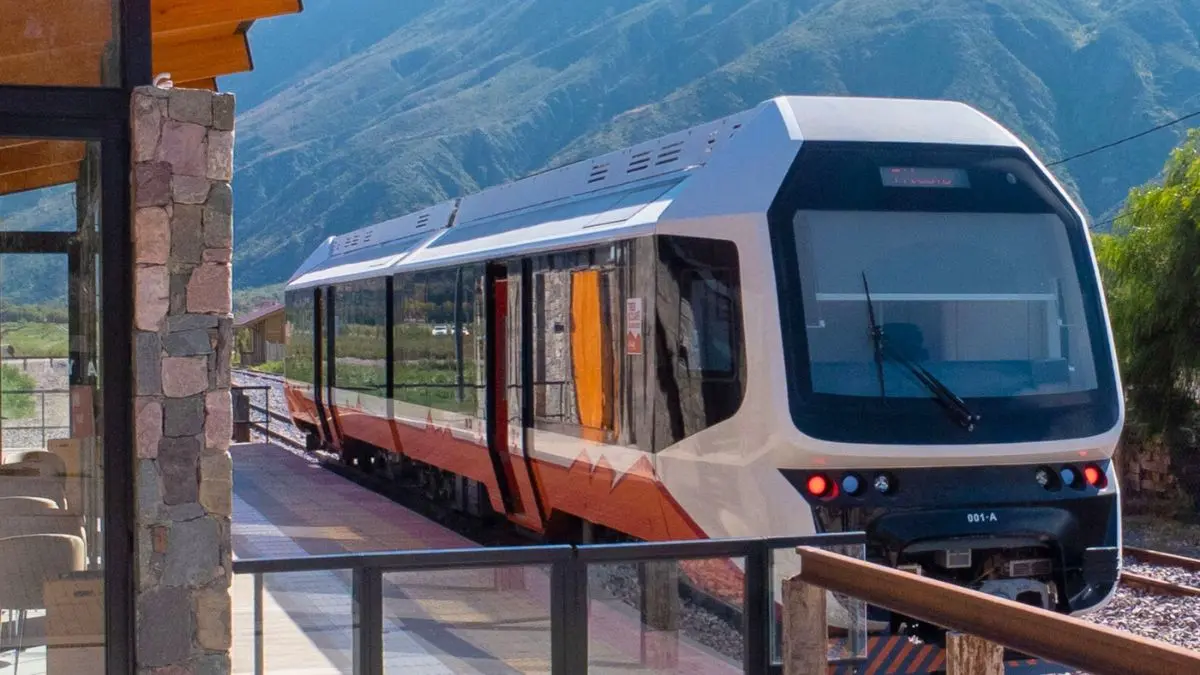 Tren Solar de la Quebrada: Guía completa 2026 con horarios, precios y estaciones